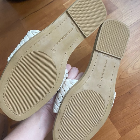 NWOT Beige Braided Faux Leather Sandal Flat Slides - Picture 4 of 5